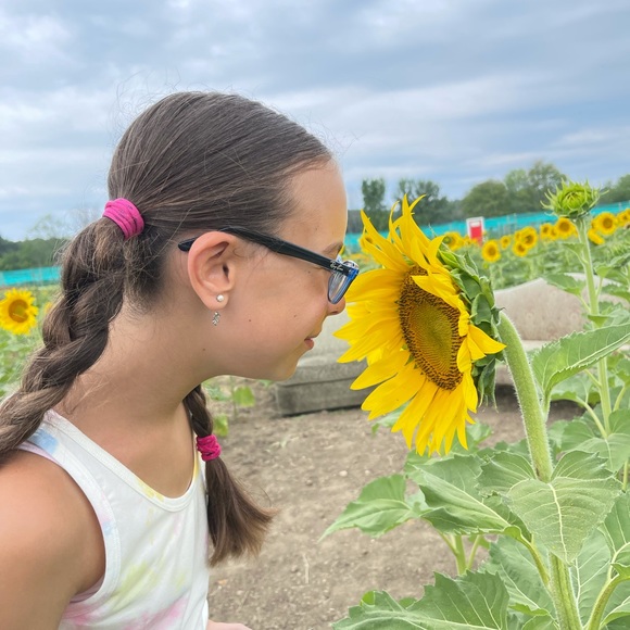 Meet your Posher, be sure to bundle to save❤️ - Picture 15 of 16